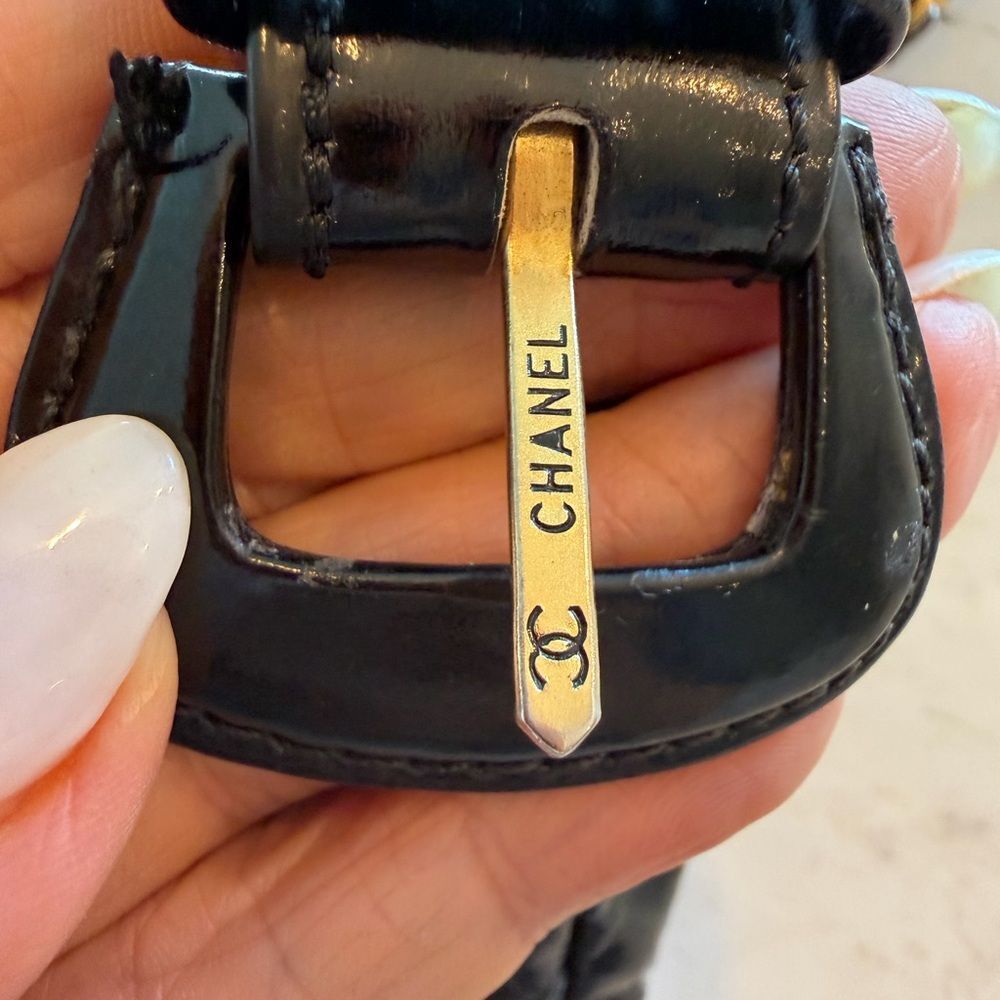 Vintage Chanel black patent enamel belt bag - Picture 7 of 17